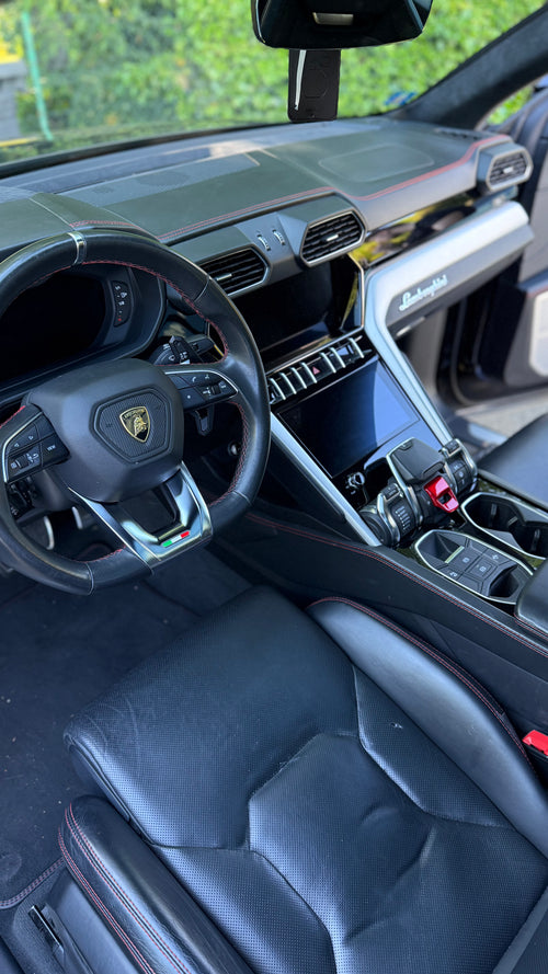 Lamborghini Urus 1500€/jour